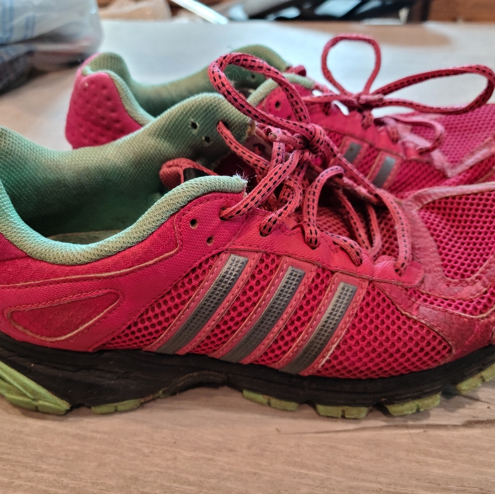 Adidas size 7 womens sneakers